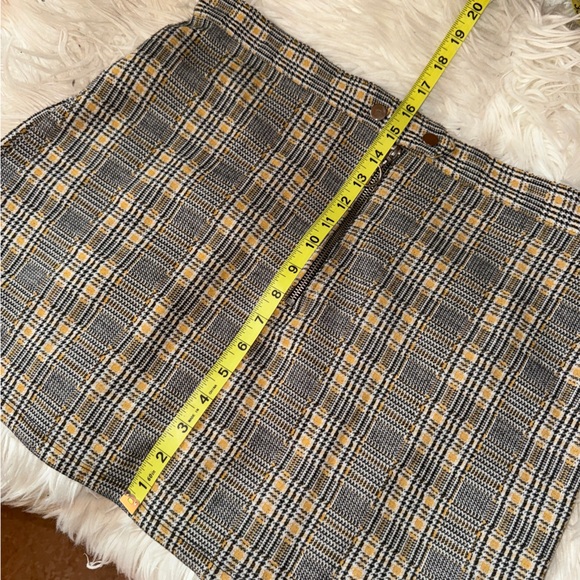 Topshop Plaid Skirt 🐝 - Picture 4 of 5